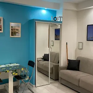 studio-rue-pitonne-proche-plage.fr-provencehotel.com/